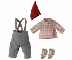 Maileg Medium Christmas Mouse -Maileg 14 2705 00 02 1 900x750 resize fill 2048x png