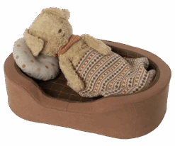 Maileg Cozy Dog Or Cat Bed -Maileg 16 3922 01 02 3 900x750 resize fill 2048x png