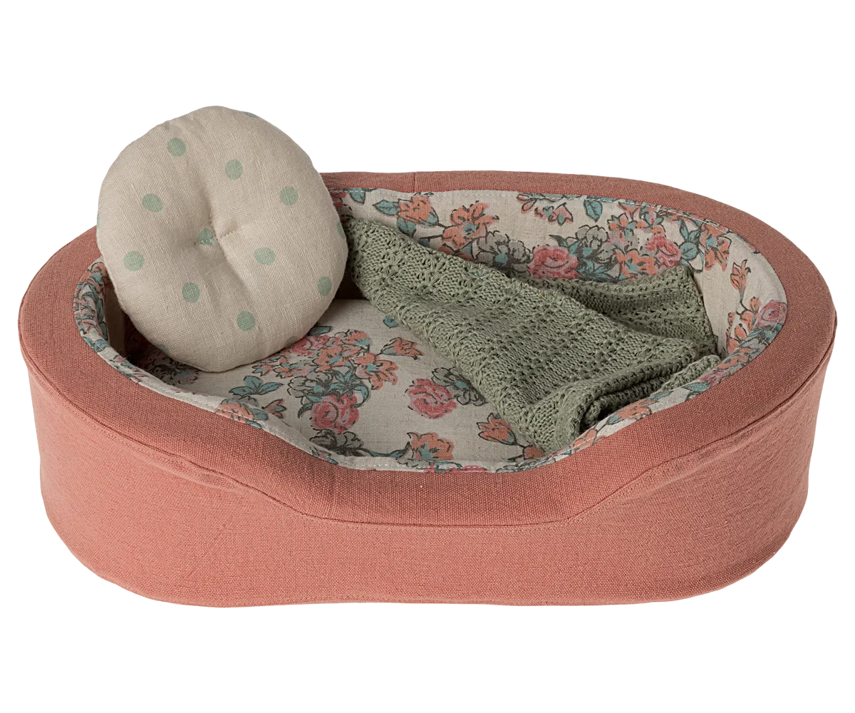 Maileg Small Cozy Bed - Coral 6 Maileg Small Cozy Bed - Coral - Image 4