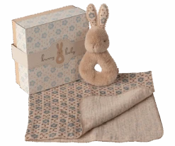 Maileg Bunny Rattle & Burp Cloth Set - Cream Peach -Maileg 16 5700 01