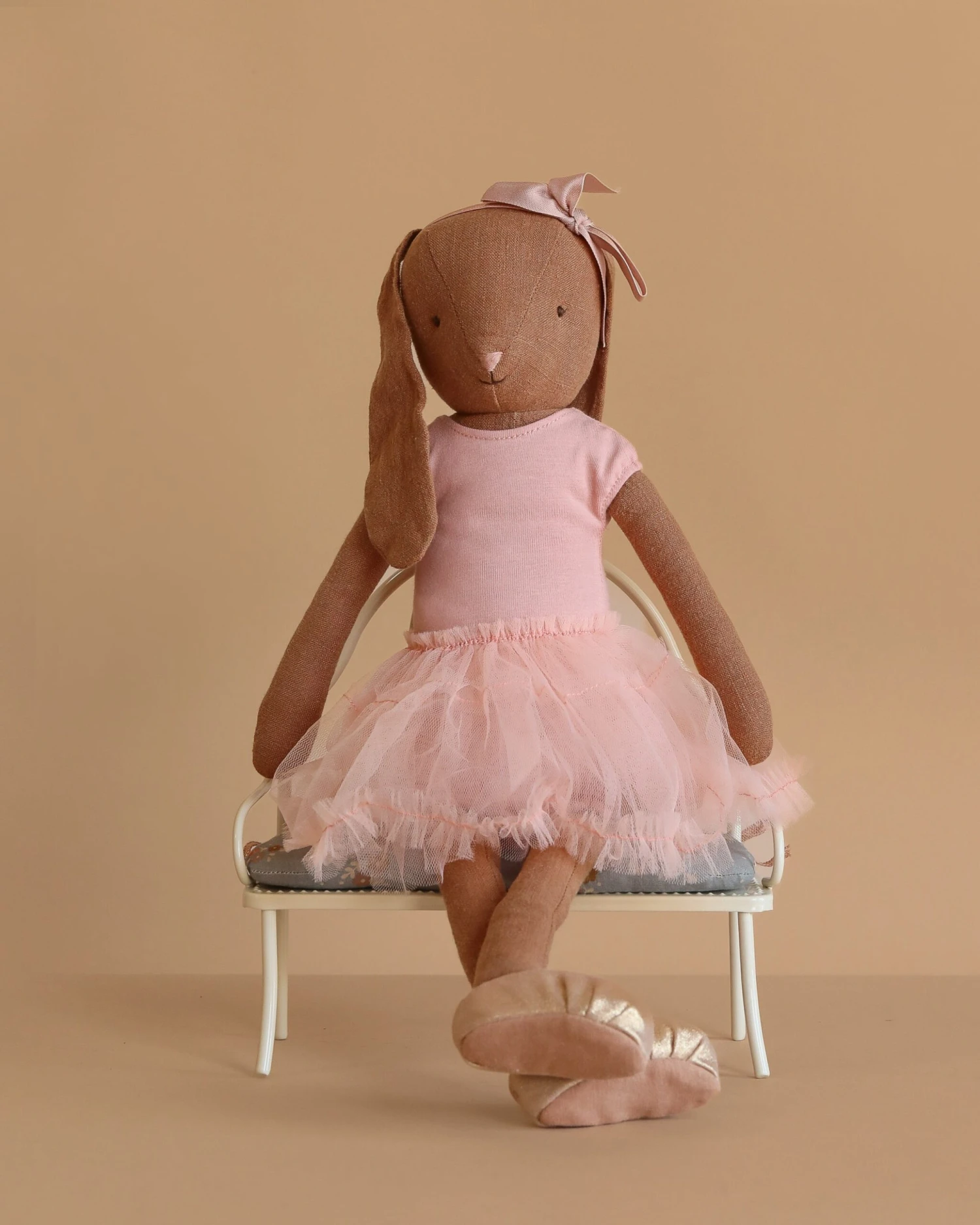 Maileg Bunny, Size 3 - Chocolate Brown - Ballet Suit And Skirt - Rose 3 Maileg Bunny, Size 3 - Chocolate Brown - Ballet Suit And Skirt - Rose
